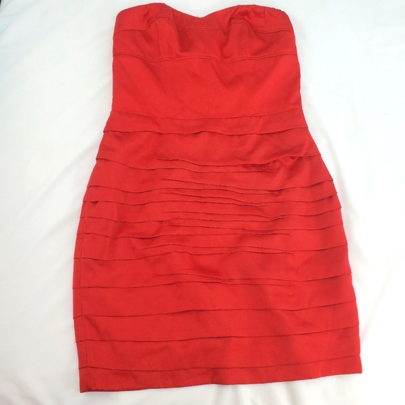 Express Red Strapless Ruffled Size 4 Dress - Picture 2 of 16